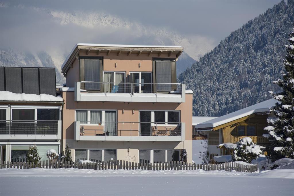 Appartement Raffael Itter Exteriör bild