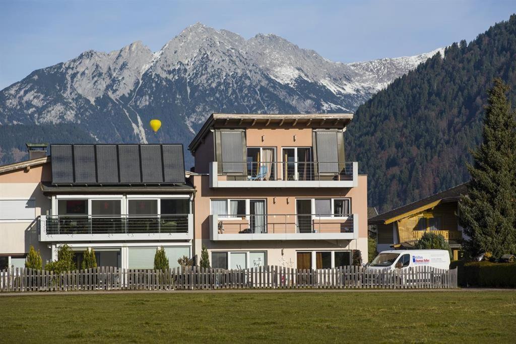 Appartement Raffael Itter Exteriör bild